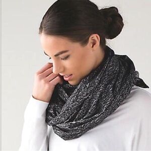 LULULEMON Black Grey Space Dye Vinyasa Infinity Scarf